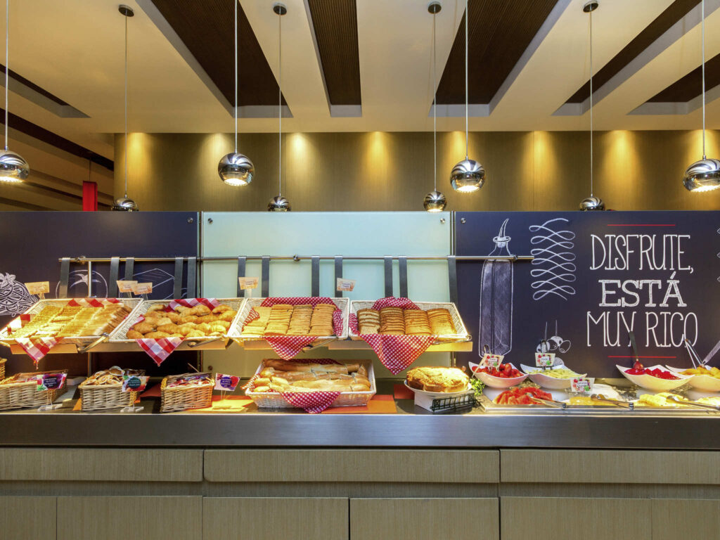 https://www.accorhotels.com/7381